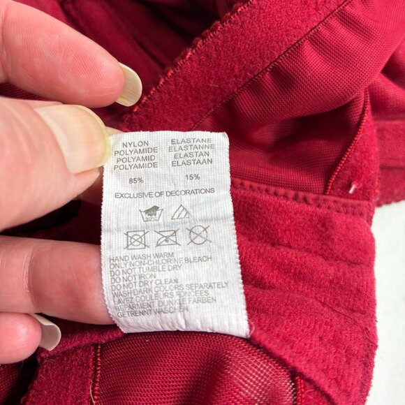 Venus by Cortland Red Satin Rose Floral Underwire Bra Size 42C - Picture 7 of 7